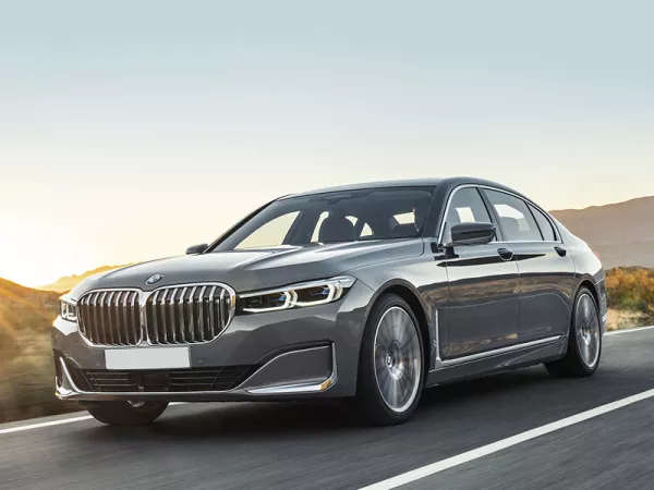Dịch vụ thay Kính chắn gió xe BMW 730Li tận nơi
